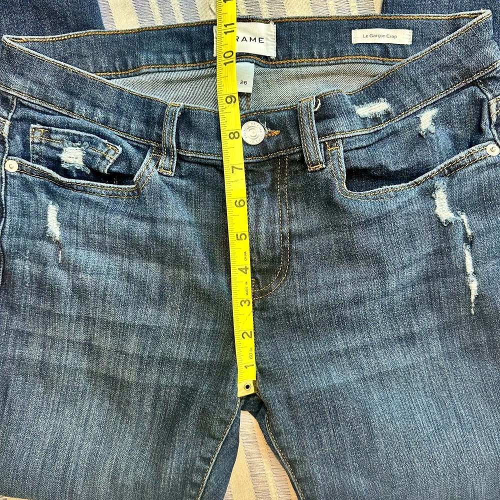 FRAME Le Garçon Distressed Jeans Crop Fit - Picture 6 of 9